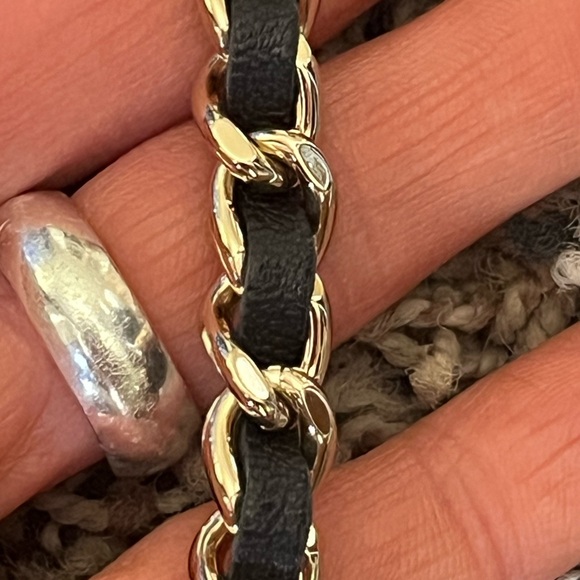 NOT AVAILABLE Brand New!! EXTREMELY RARE Chanel Tweed And Sequin Vanity - Picture 10 of 12